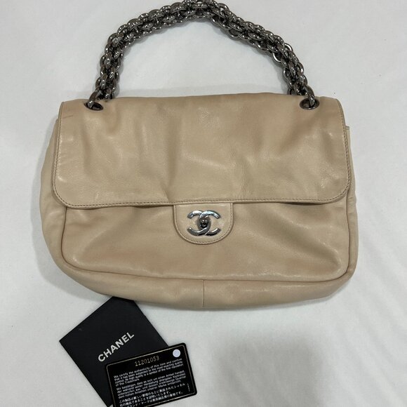 Chanel Lambskin Medium Soft and Chain Flap Beige - CHANEL 2006-2008 CC turn-lock - Picture 1 of 6